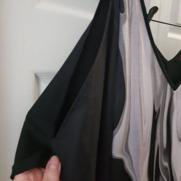 EUC Dex Sz 2x cold shoulder blouse - Picture 6 of 7